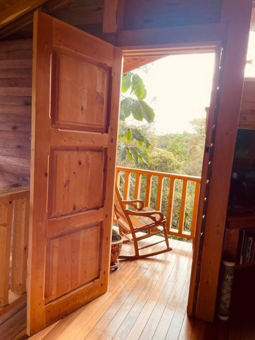 Beehouse Arvi Cabana Guarne Exterior photo